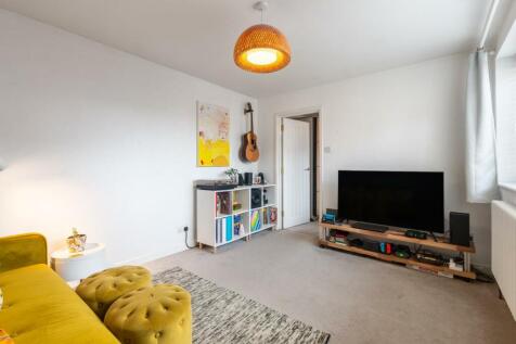 living room-3.jpg