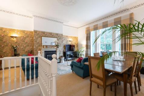 living room-1.jpg