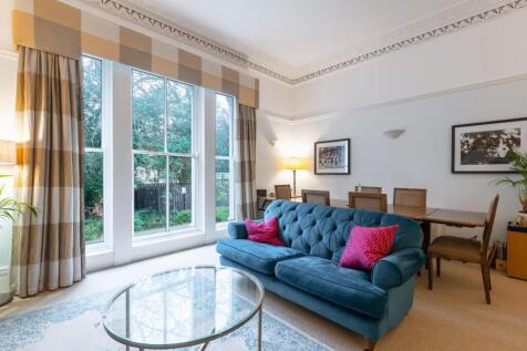 living room-5.jpg