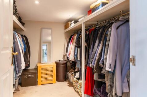 walk in wardrobe-1.jpg