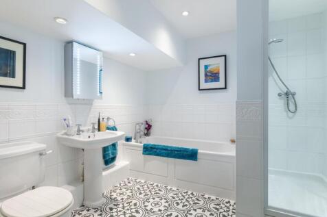 bathroom-2.jpg