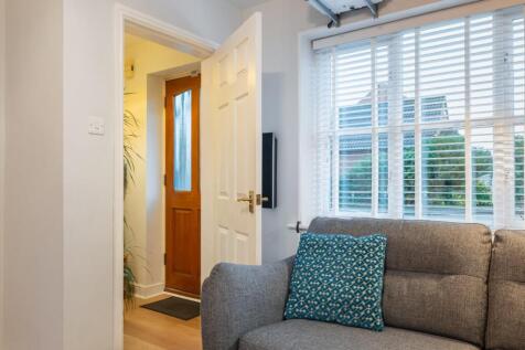 living room-3.jpg