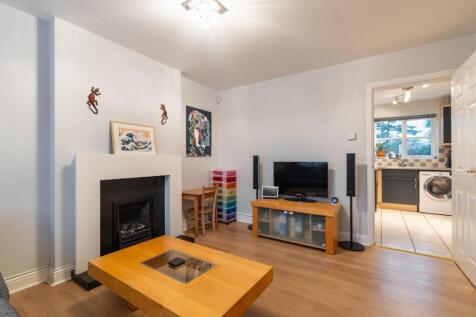 living room-4.jpg