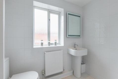 SHOWER ROOM-1.jpg