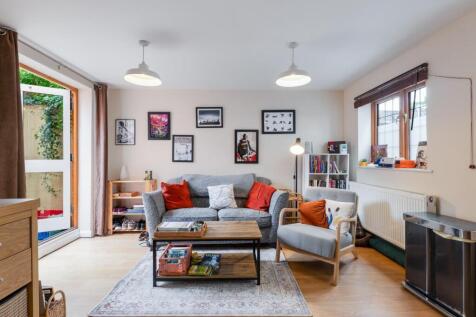 lounge-2.jpg