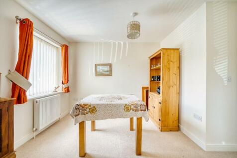 4 - dining roombed 2.jpeg