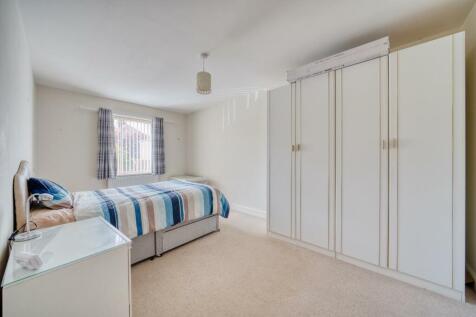 5 - bed 1.jpeg