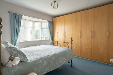 MT08 2 Stowey park _ 12 Master Bedroom -1.jpg