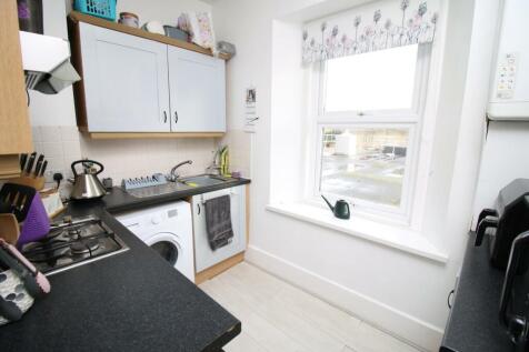 2 - kitchen.JPG