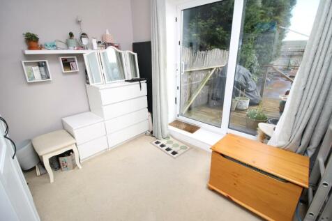 6 - bed 2.JPG