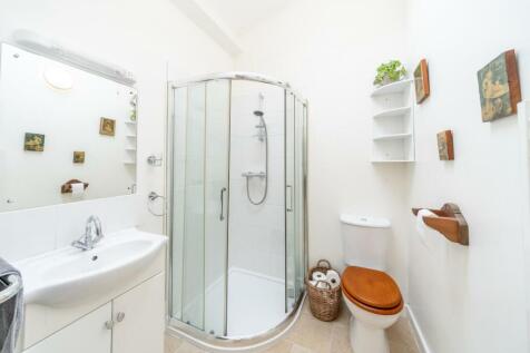 12_GF ShowerRoom.jpg