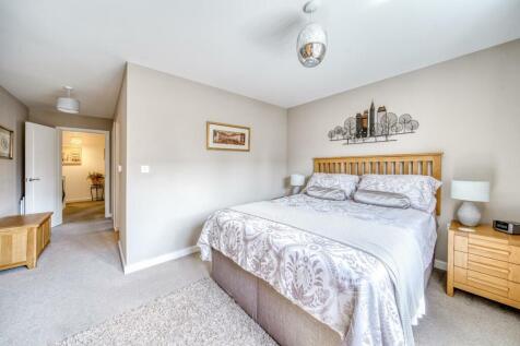 9 - prinicpal bedroom.jpg