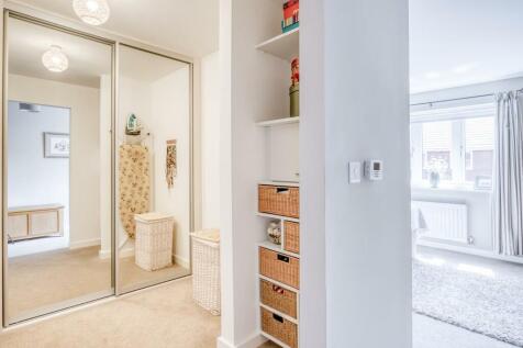 10 - dressing room.jpg