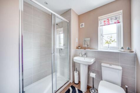 11 - ensuite.jpg