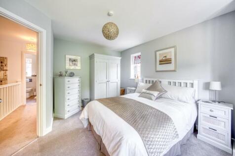 12 - bed 2.jpg
