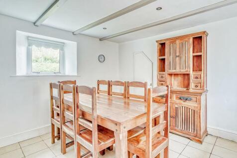 4 HORSECASTLE CLOSE - PHOTOCB X MT 36.jpg