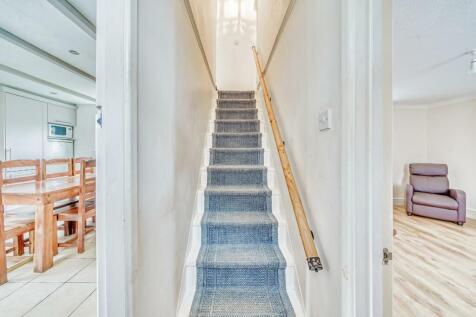 4 HORSECASTLE CLOSE - PHOTOCB X MT 30.jpg