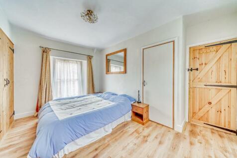 4 HORSECASTLE CLOSE - PHOTOCB X MT 25.jpg