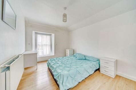 4 HORSECASTLE CLOSE - PHOTOCB X MT 18.jpg