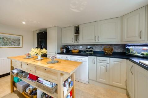 16 Church Road KITCHEN - Real estate photography b