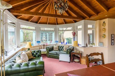 16 Church Road CONSERVATORY - Real estate photogra