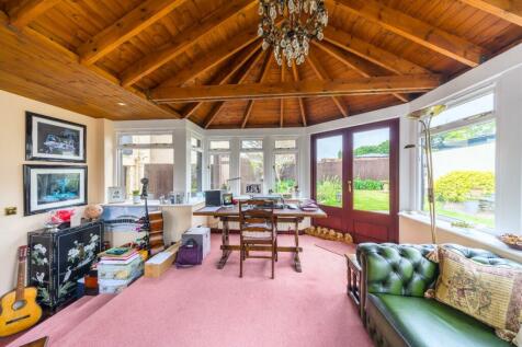 16 Church Road CONSERVATORY - Real estate photogra