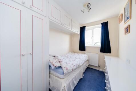 9 - bed 3.jpg
