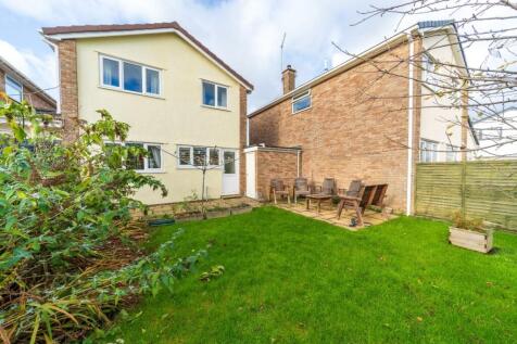 12 - rear garden.jpg