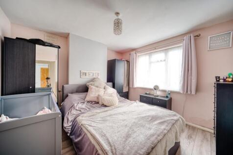 1.6_bedroom.jpeg