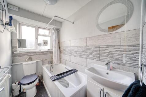 1.7 - bathroom.jpeg