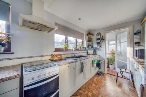 1.4 - kitchen.jpg