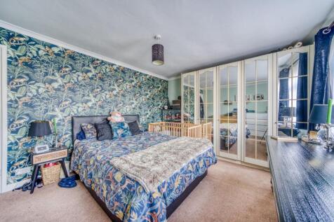 1.7 - bed 1.jpg