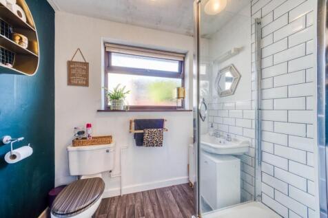 1.9 - shower room.jpg