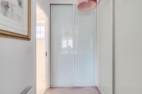 1.11 - dressing area.jpg