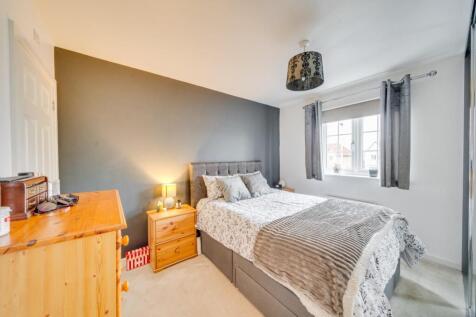 6 - bed 1.jpg