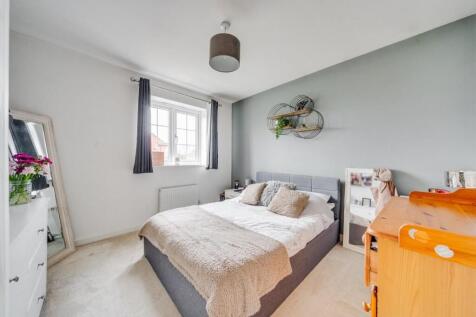 8 - bed 2.jpg