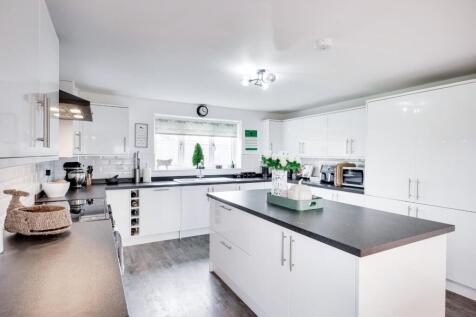 5 - kitchen.jpg
