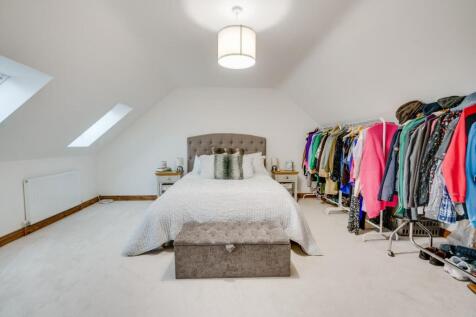 17 - bed.jpg