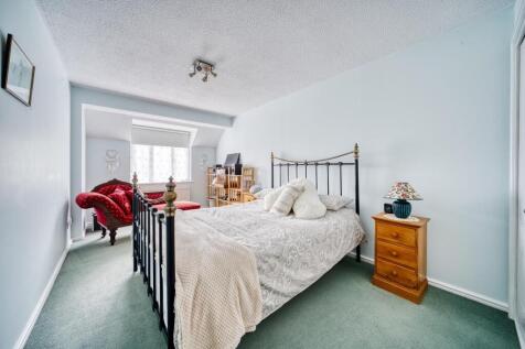 12 - bed 2.jpeg