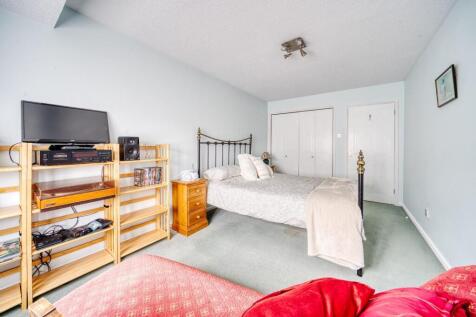 13 - bed 2.jpeg