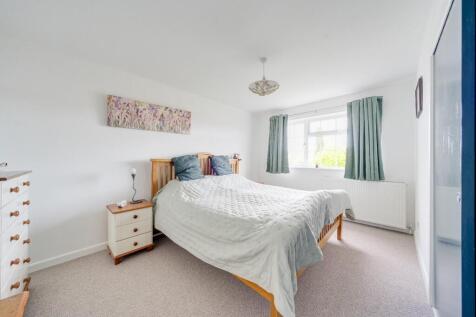 11 - bed 2.jpg