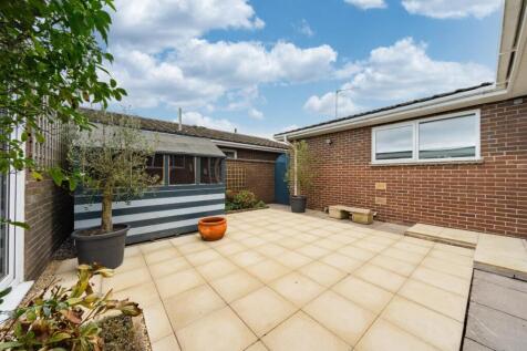 14 - front courtyard.jpeg
