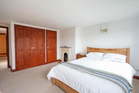 8 - bed 1.jpg