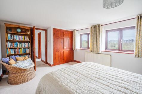 9 - bed 2.jpg