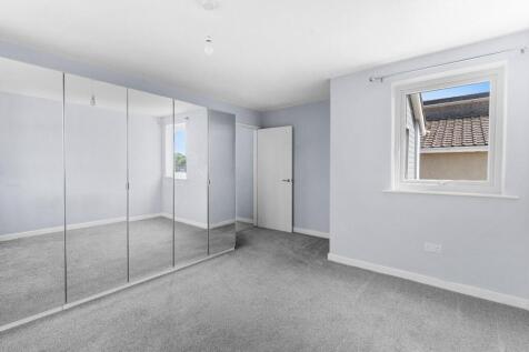 1.11 - bedroom.jpg