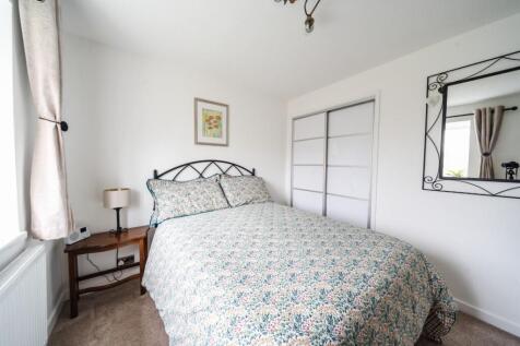10 - bed 2.jpg