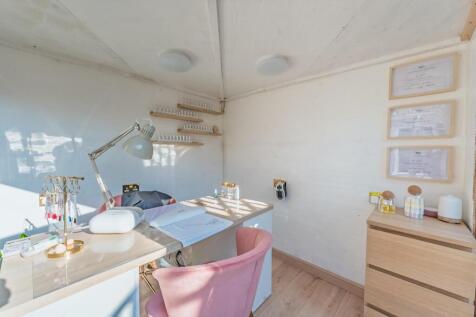 3 Six Acres close Churchil BS25 5A-74.jpg