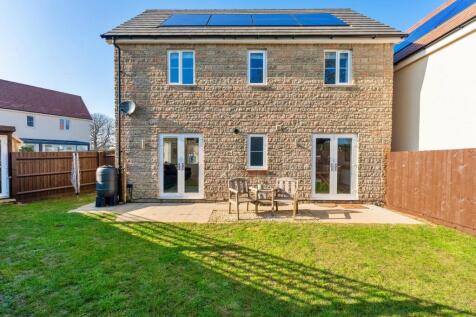 3 Six Acres close Churchil BS25 5A-76.jpg