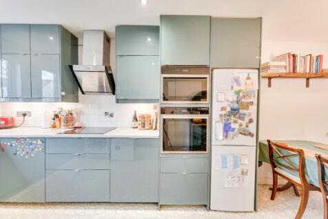 14 - kitchen.jpg
