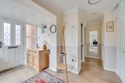 1.11 - entrance hall.jpg